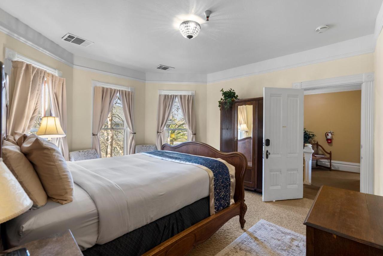 Hennessey House Bed And Breakfast นาปา ภายนอก รูปภาพ